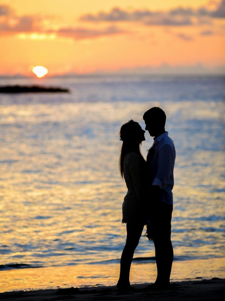 Canciones personalizadas. Regalo Original. Regalo emotivo. Regalo para parejas. Regalo Novio. Regalo Novia. Regalo pareja. Regalo Cumpleaños Canciones Personalizadas